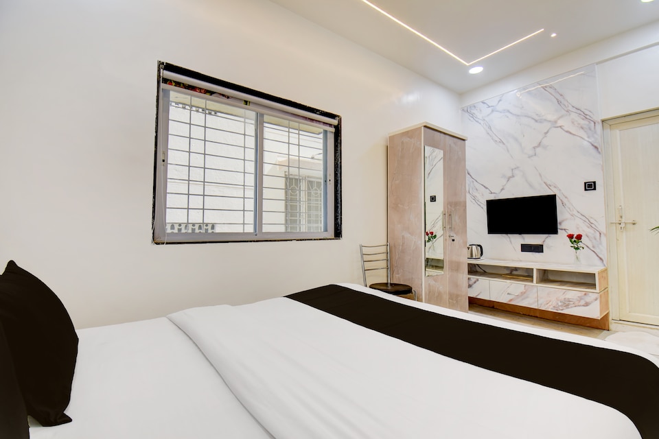 Hotel O Aundh Homtel, Baner Pune, Pune