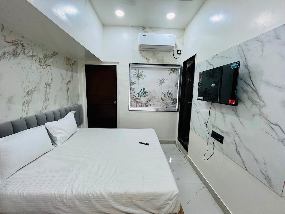 Hotel O Aundh Homtel, Baner Pune, Pune