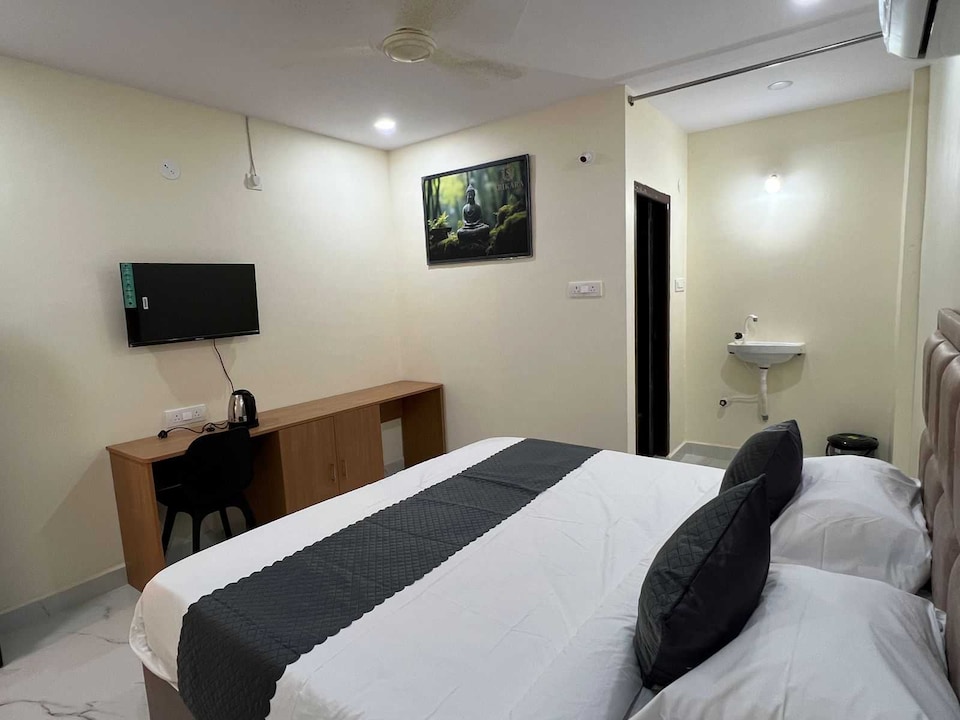 Hotel O Srikara Grand, LB Nagar-Ramoji, Hyderabad