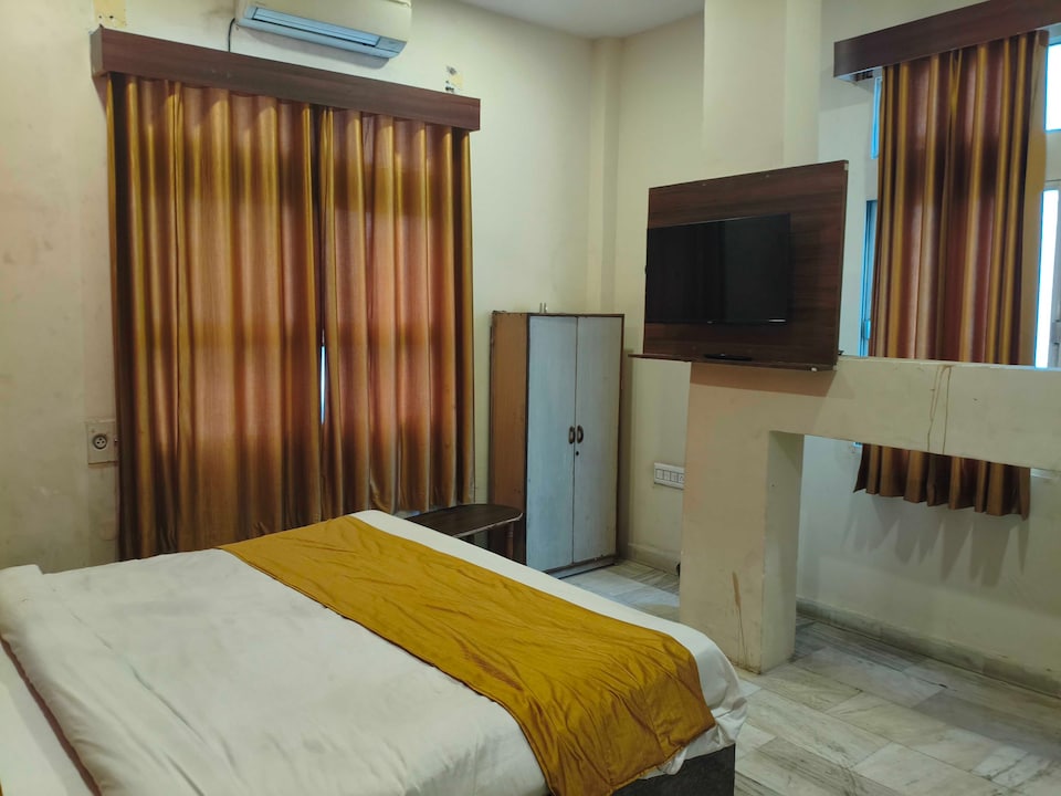 Hotel  MM Luxury Rooms, Uppal - Ghatkesar, Hyderabad