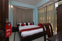 OYO The Golden Door Near Lotus Temple