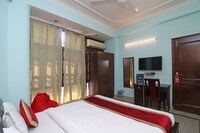 OYO The Golden Door Near Lotus Temple