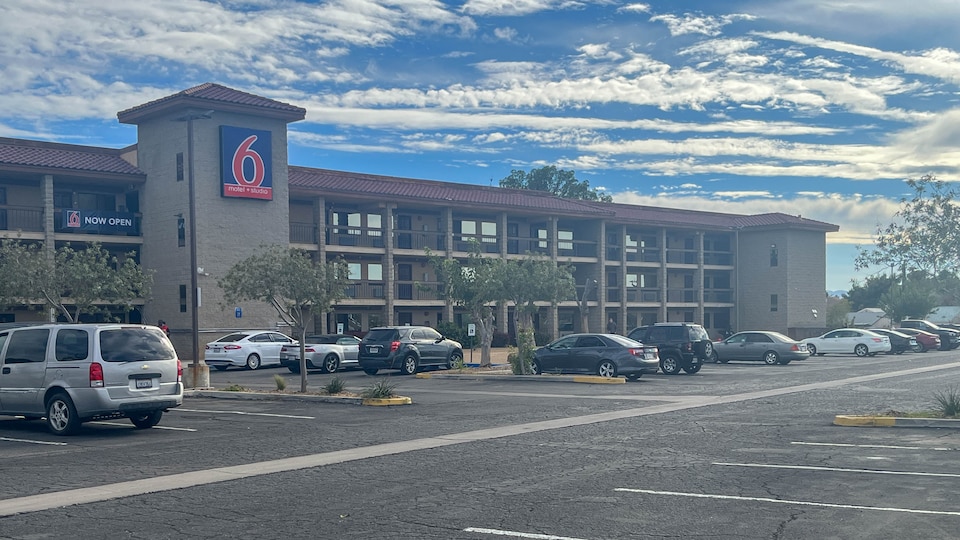 Motel 6 Victorville Green Tree Bvld, C92301, San Bernardino CA