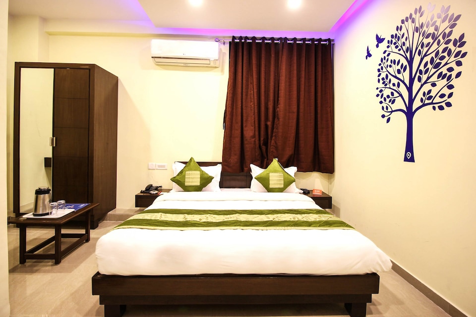OYO 9579 Hotel Ambience, Satellite-Prahlad Nagar Ahmedabad, Ahmedabad