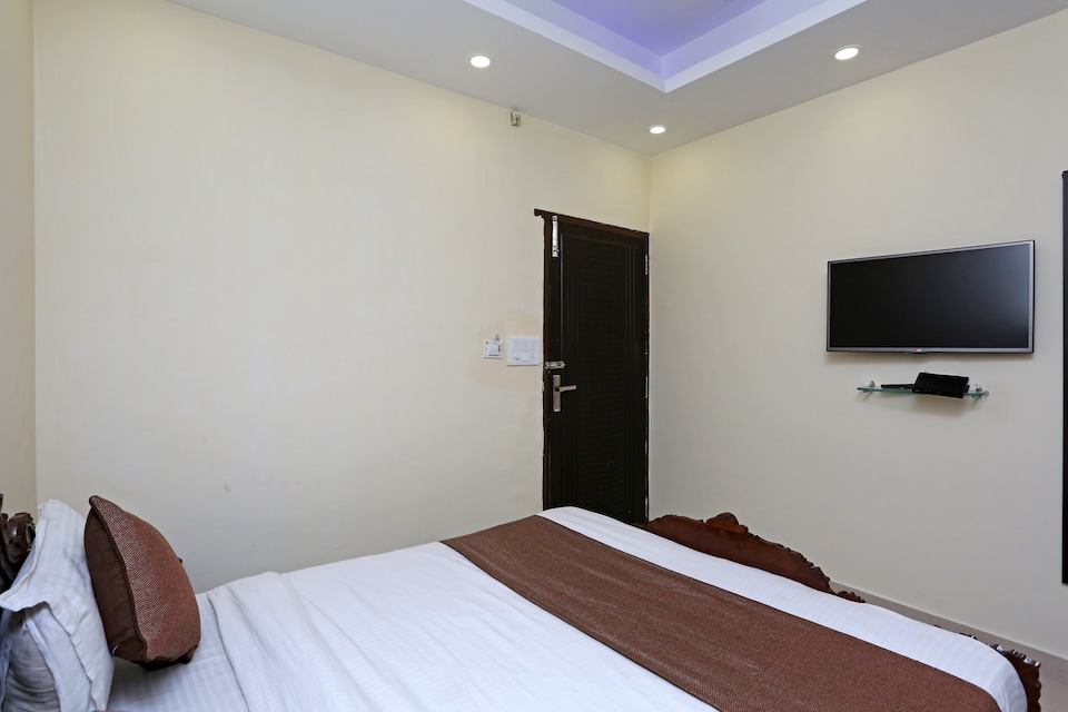 OYO 13243 Hotel City Castle, Picture palace Mussoorie, Mussoorie