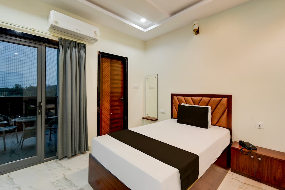 Hotel O JMK Grand, Uppal - Ghatkesar, Hyderabad