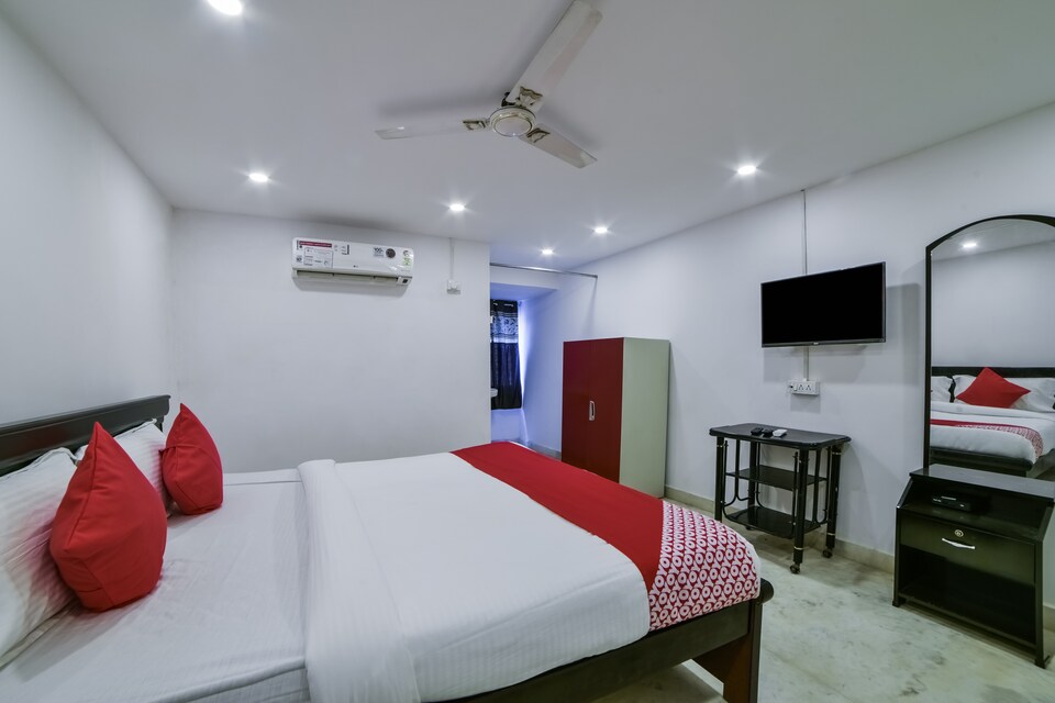 OYO 13251 Hotel Three Castles Deluxe, Nampally-II, Hyderabad