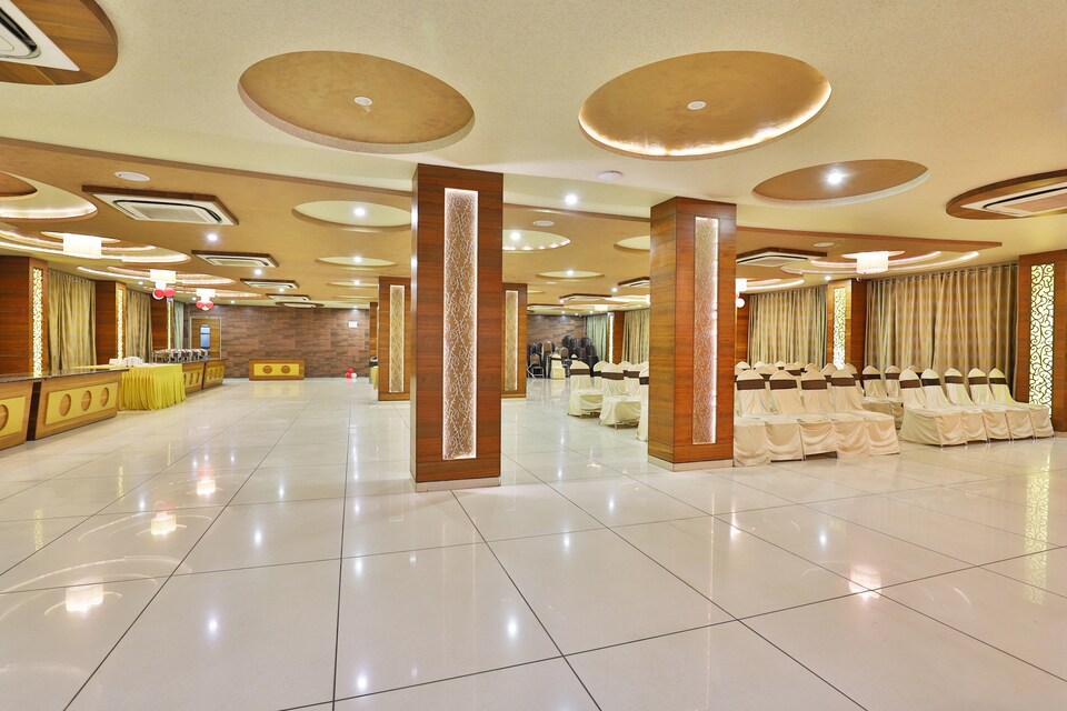 Capital O 13253 The Grand Vinayak Hotel, SP Ring Road Nikol-Odhav, Ahmedabad