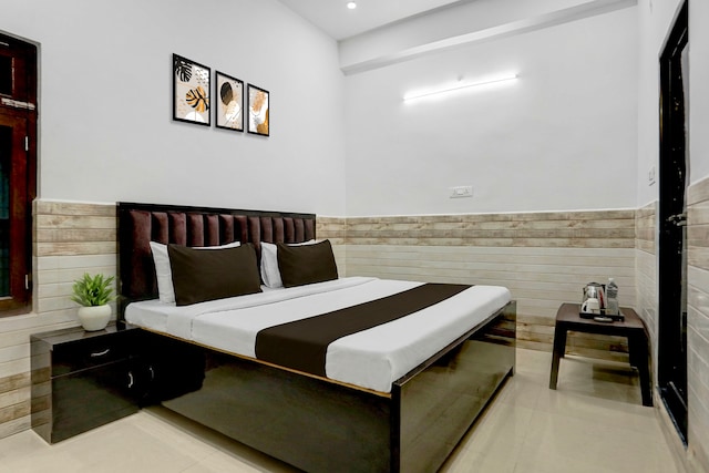 OYO 841274 Hardik Palace