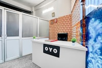 OYO 841274 Hardik Palace