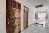 SPOT ON Royel Grand Hotel Nabedi