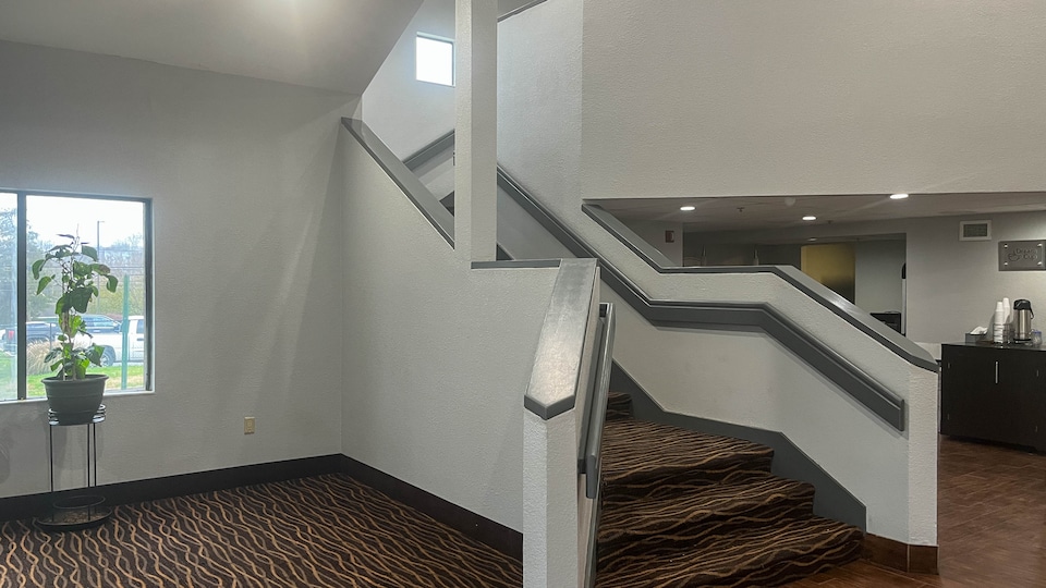 Studio 6 Suites – Knoxville, TN - Downtown, C37912, Knoxville TN