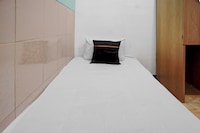 OYO 95035 Harmony Guest House Syariah Sawojajar