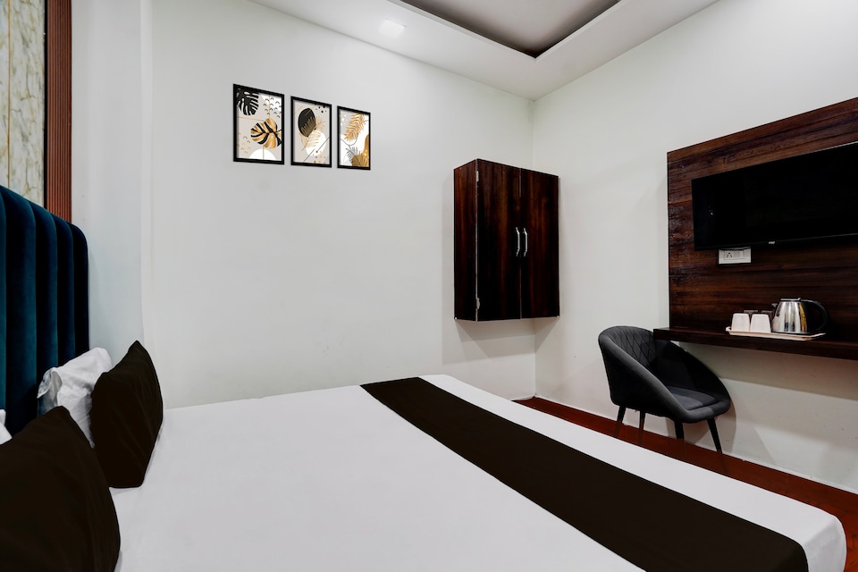 Hotel O Gold Wood, Golden Temple Road Amritsar, Amritsar