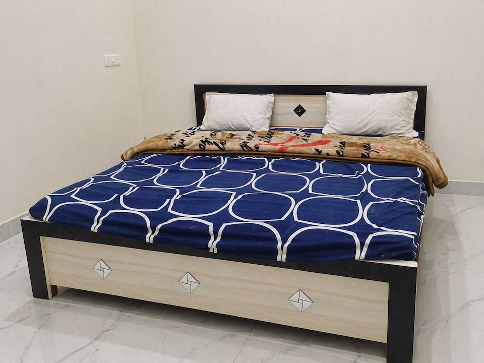 OYO 841301 Hotel The Royal Welcome In, Mungra Badshahpur, Mungra Badshahpur