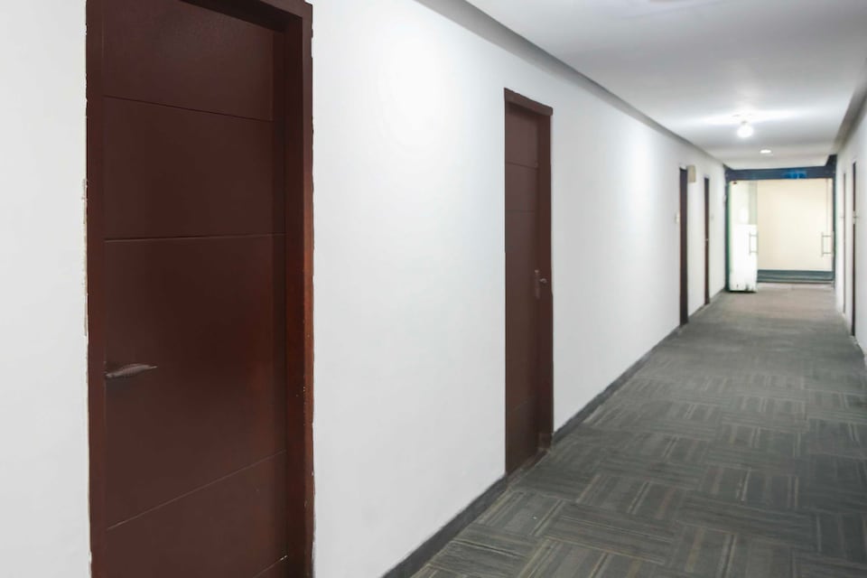 Dancenter Cikarang Near Pollux Mall Formerly Hotel Pesona Cikarang, Bekasi, Bekasi