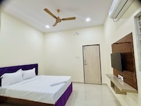 Hotel O D.r. Royal Lodge