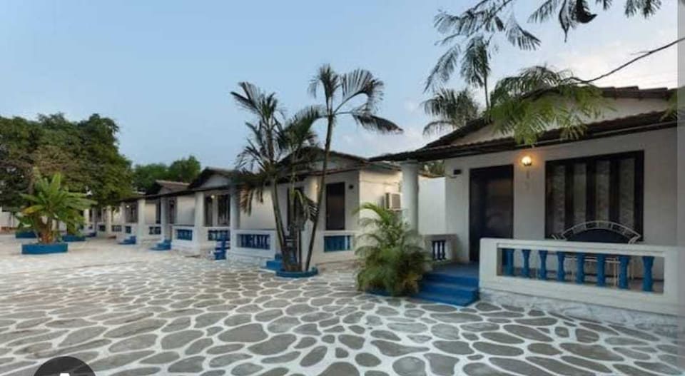 Palette Hotel Bubble Nest | Jacuzzi | Pool | Lonavala, Lonavala, Lonavala