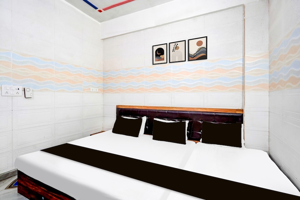 Super Hotel O Bhuteshwar Mahadev Temple Formerly Raghav Guest House, Mathura, Mathura