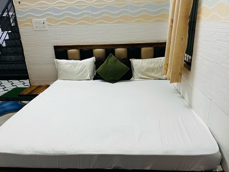 Hotel O Bhuteshwar Mahadev Temple Formerly Raghav Guest House, Mathura, Mathura