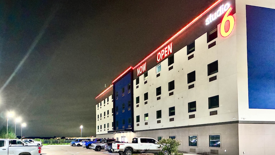 Studio 6 Houston, TX – Pearland/Medical Center, C77075, Houston