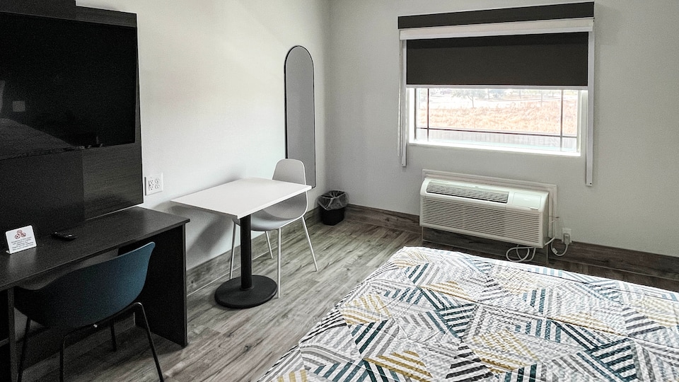 Studio 6 Houston, TX – Pearland/Medical Center, C77075, Houston