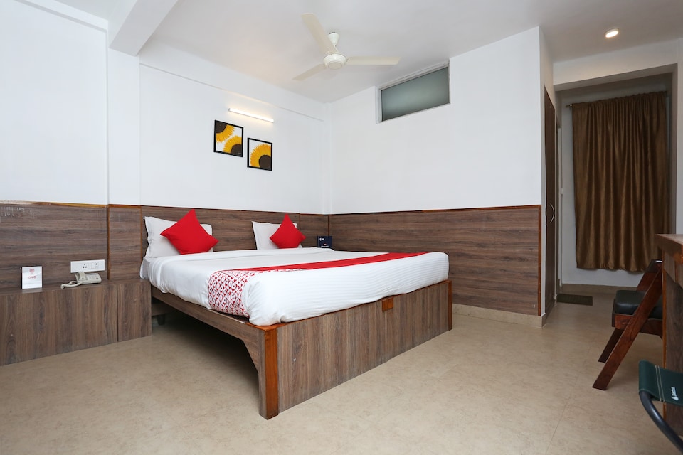 OYO 13262 Hotel Indiana, Police Bazar, Shillong