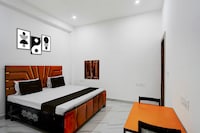 OYO Radha Raman Guest House