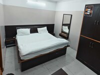 OYO Radha Raman Guest House