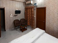 OYO Radha Raman Guest House