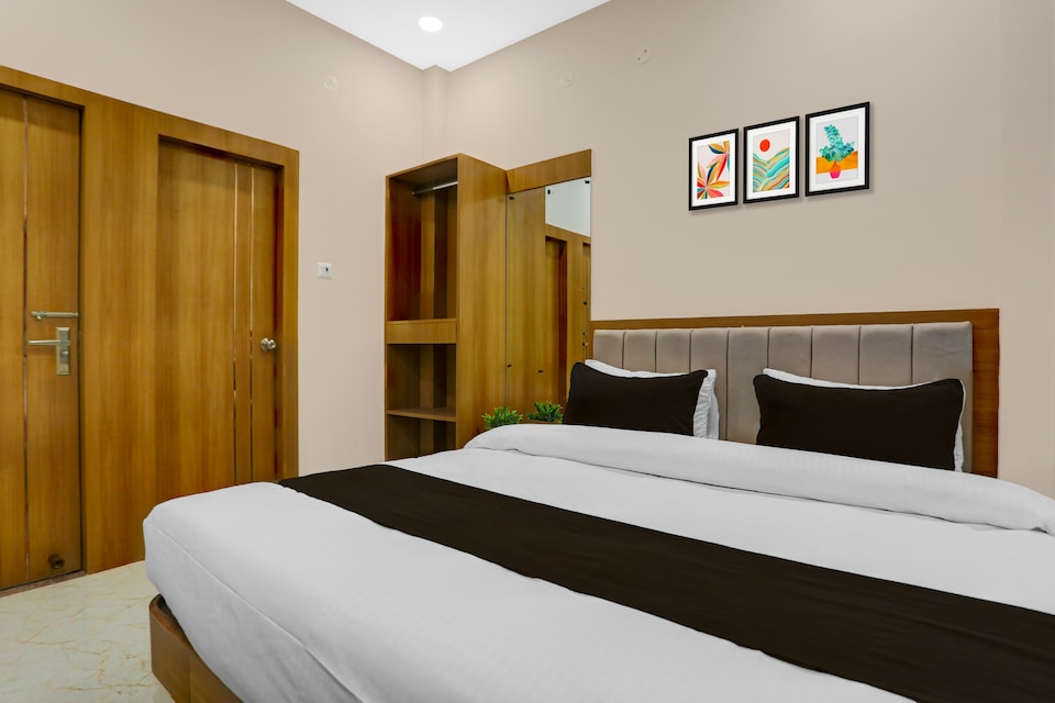 Super Hotel O Dashashwamedh Ghat Varanasi, Godowlia, Varanasi