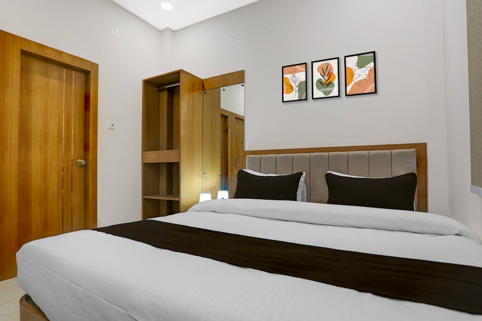 Super Hotel O Dashashwamedh Ghat Varanasi, Godowlia, Varanasi