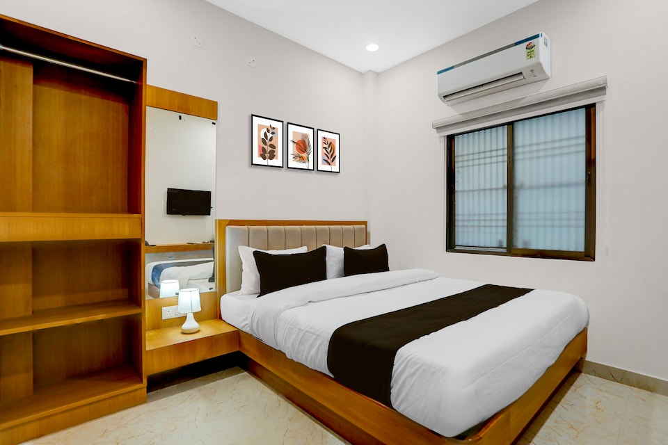 Super Hotel O Dashashwamedh Ghat Varanasi, Godowlia, Varanasi