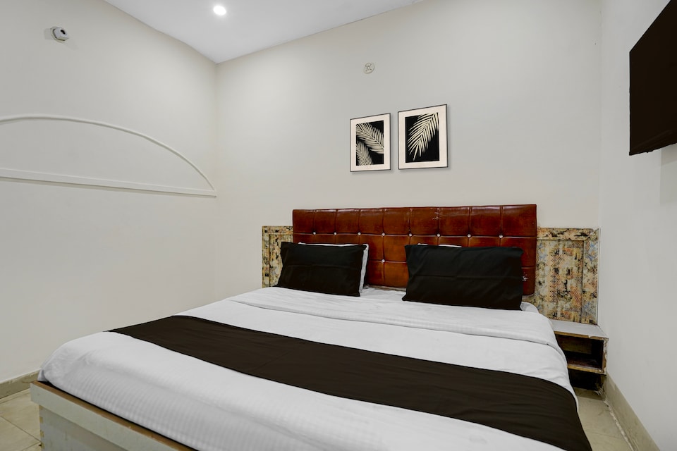 Hotel O by OYO The Taj bliss, Fatehabad Road, Agra