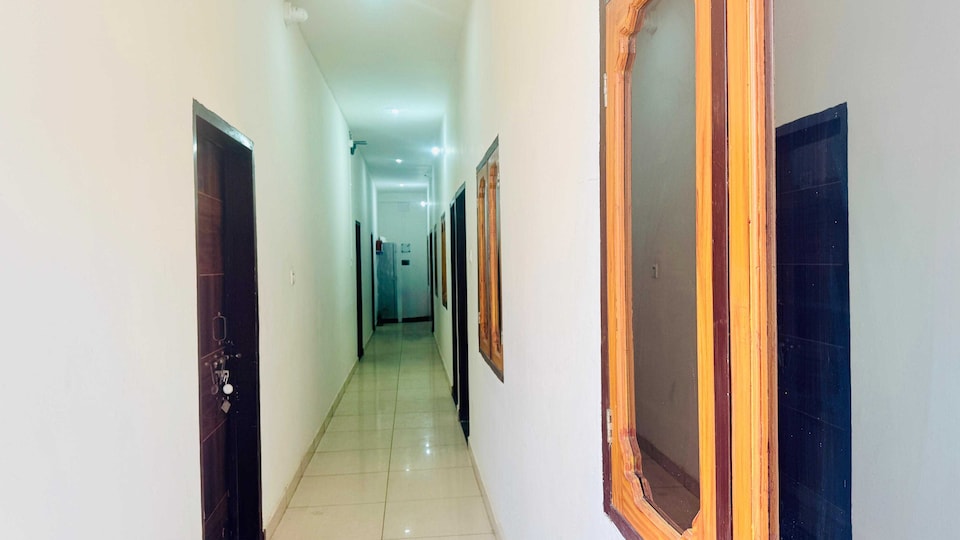 Hotel O C R GRAND INN, Banthra Lucknow, Banthra