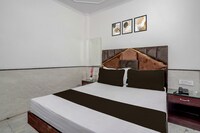 Hotel O Royal Palace 