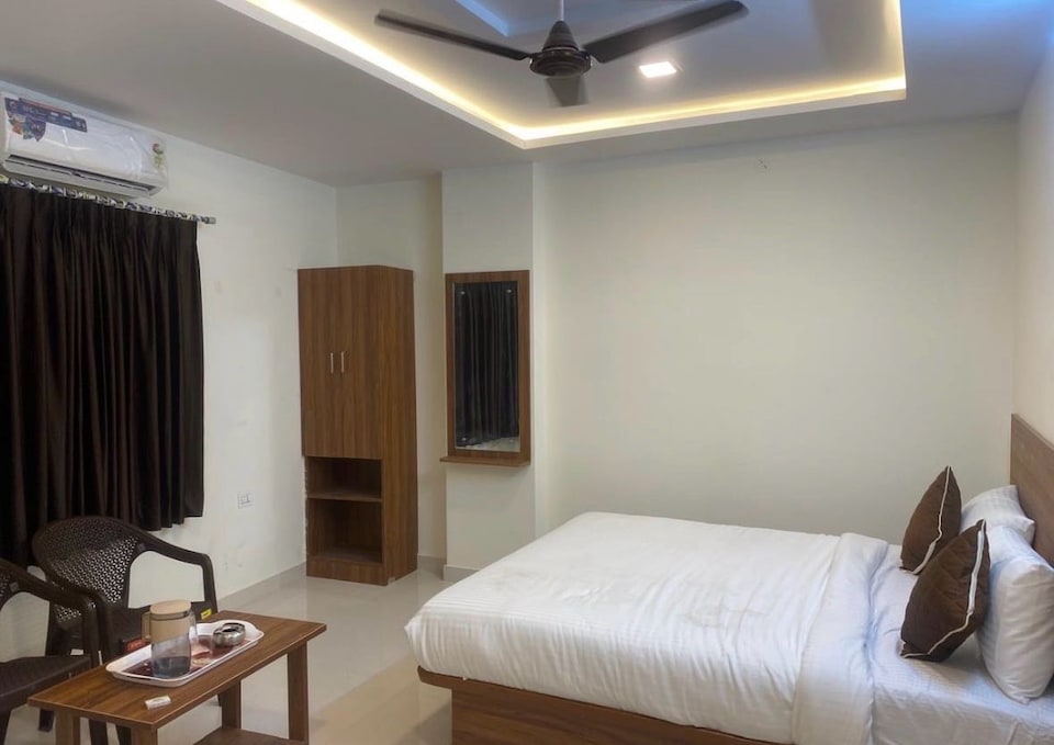 Hotel O The Classic Crown, Nagarbhavi Bangalore, Bangalore