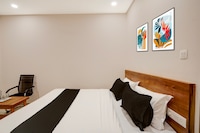 Hotel O The Classic Crown