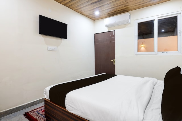 Hotel O Uttaranchal University Dehradun