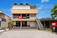 Hotel O Uttaranchal University Dehradun