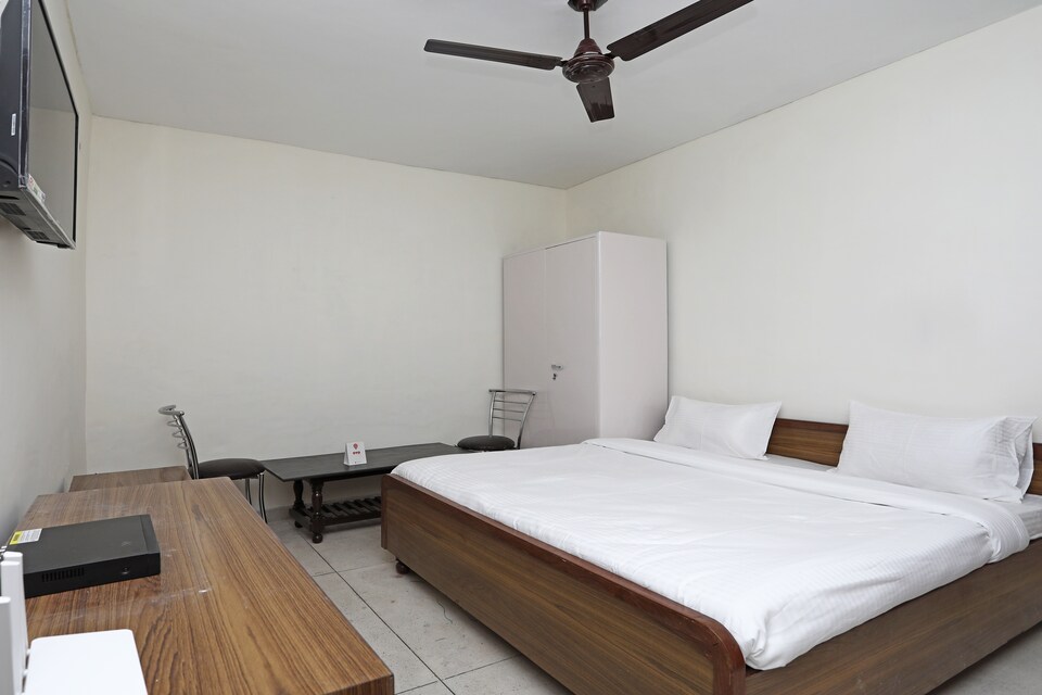 OYO Home 13269 Cozy Studio, Library Chowk Mussoorie, Mussoorie