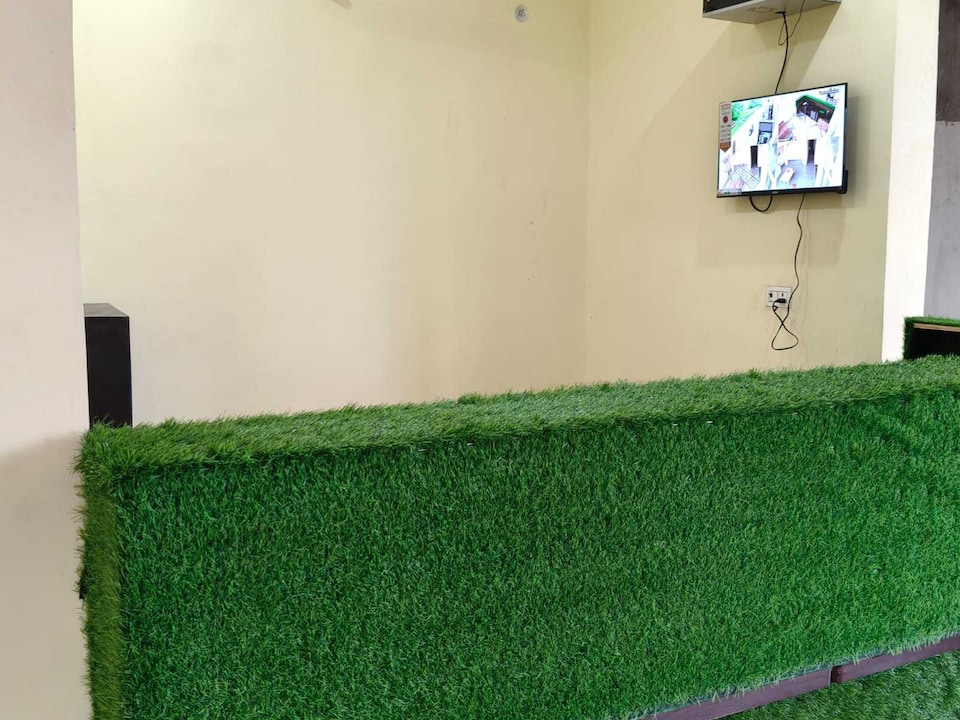 Hotel O RR.K Galaxy Hotel Guest House, Vikas Nagar Lucknow, Lucknow