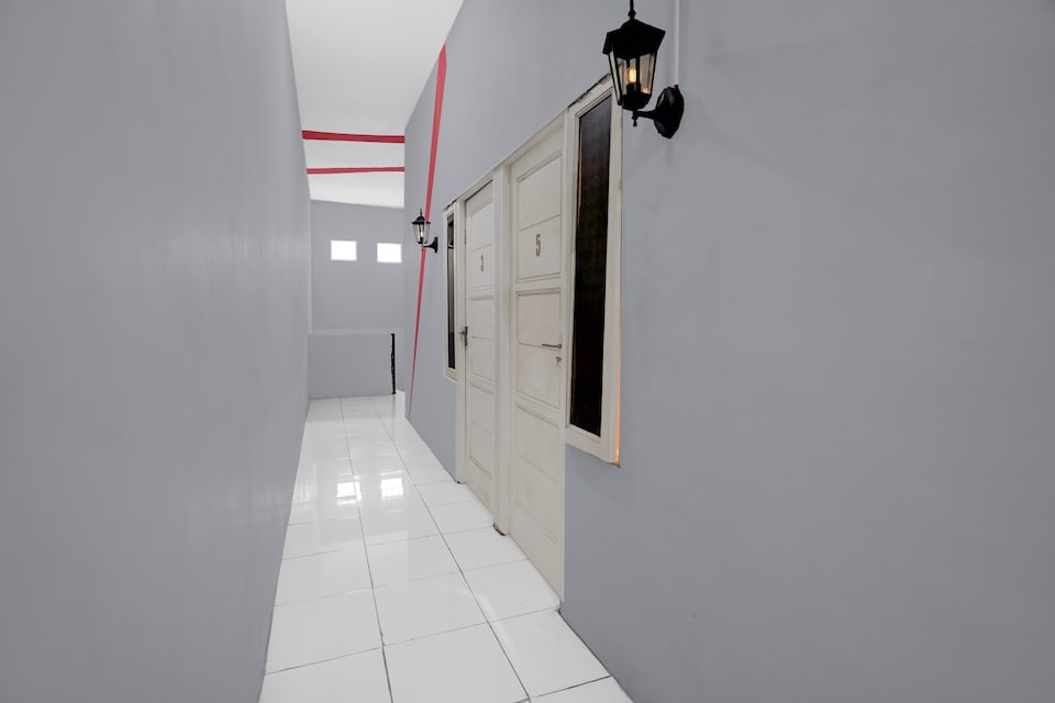 Hotel O Jasmine Guest House, Blitar, Blitar