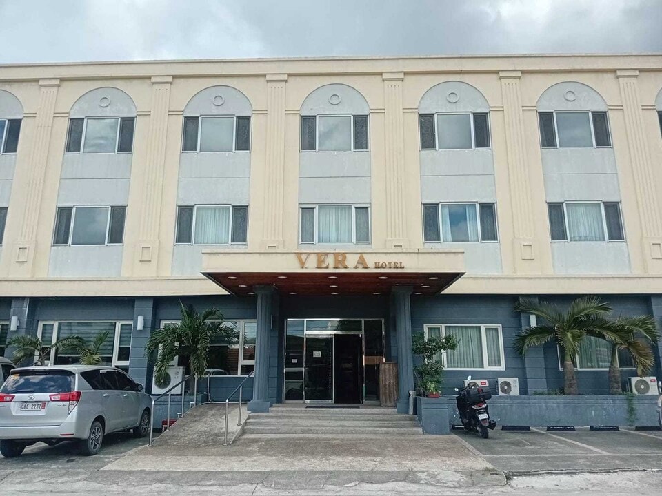 Townhouse Oak Vera Hotel Near Clark International Airport, Angeles, Pampanga