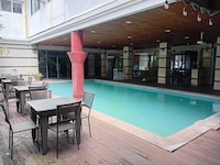 Townhouse Oak Vera Hotel Near Clark International Airport
