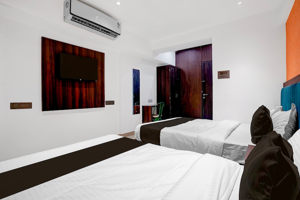 Collection O Santacruz Railway Station Mumbai Formerly Mpg Guest, Mumbai Bandra-Khar-Santacruz, Mumbai