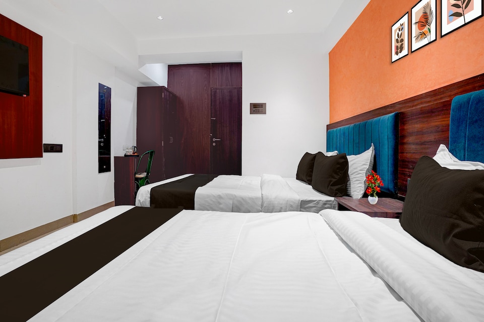 Collection O Santacruz Railway Station Mumbai Formerly Mpg Guest, Mumbai Bandra-Khar-Santacruz, Mumbai