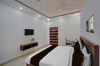 Hotel O Sector 110 Noida Formerly Luv Kush Tower Bhangel