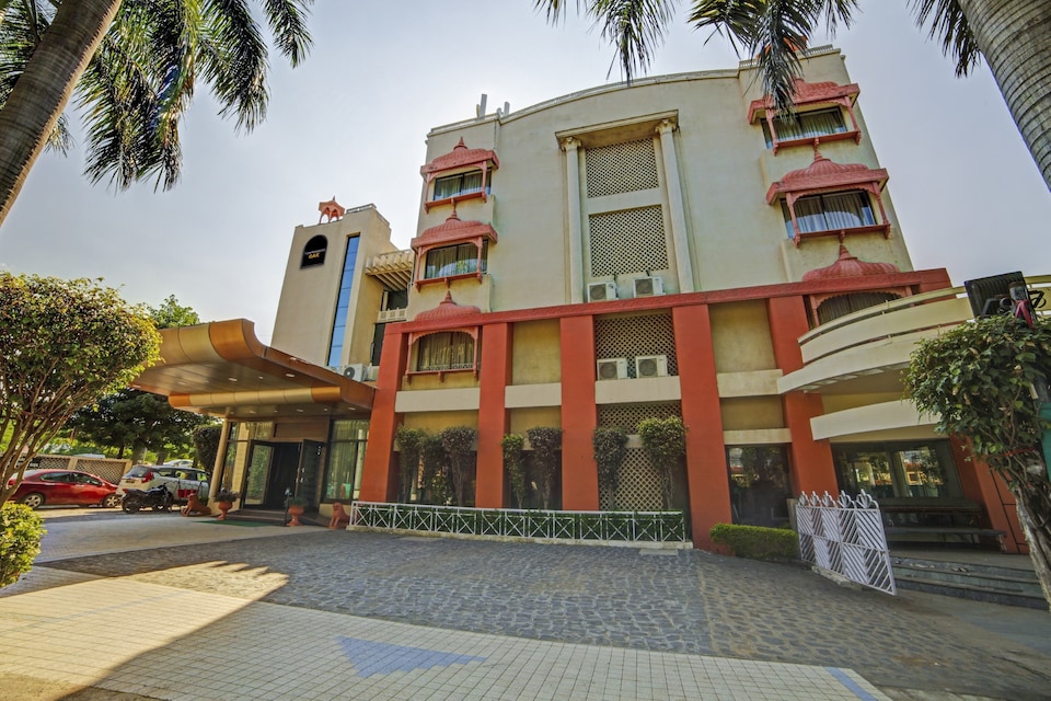 Townhouse OAK 13279 Hotel Jabali Palace , Jabalpur, Jabalpur