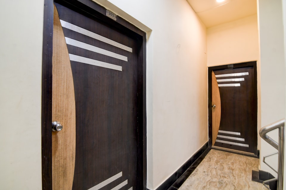 Super Collection O Kalighat Metro Station Formerly RM Guest Home, Gariahat Kolkata, Kolkata